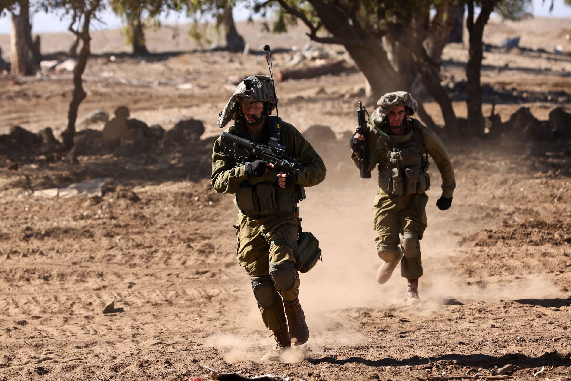 Israelische Soldaten bei einer Übung auf den besetzten Golan-Höhen (Archivbild): Am Montagabend griff die IDF Stellungen der syrischen Armee an.