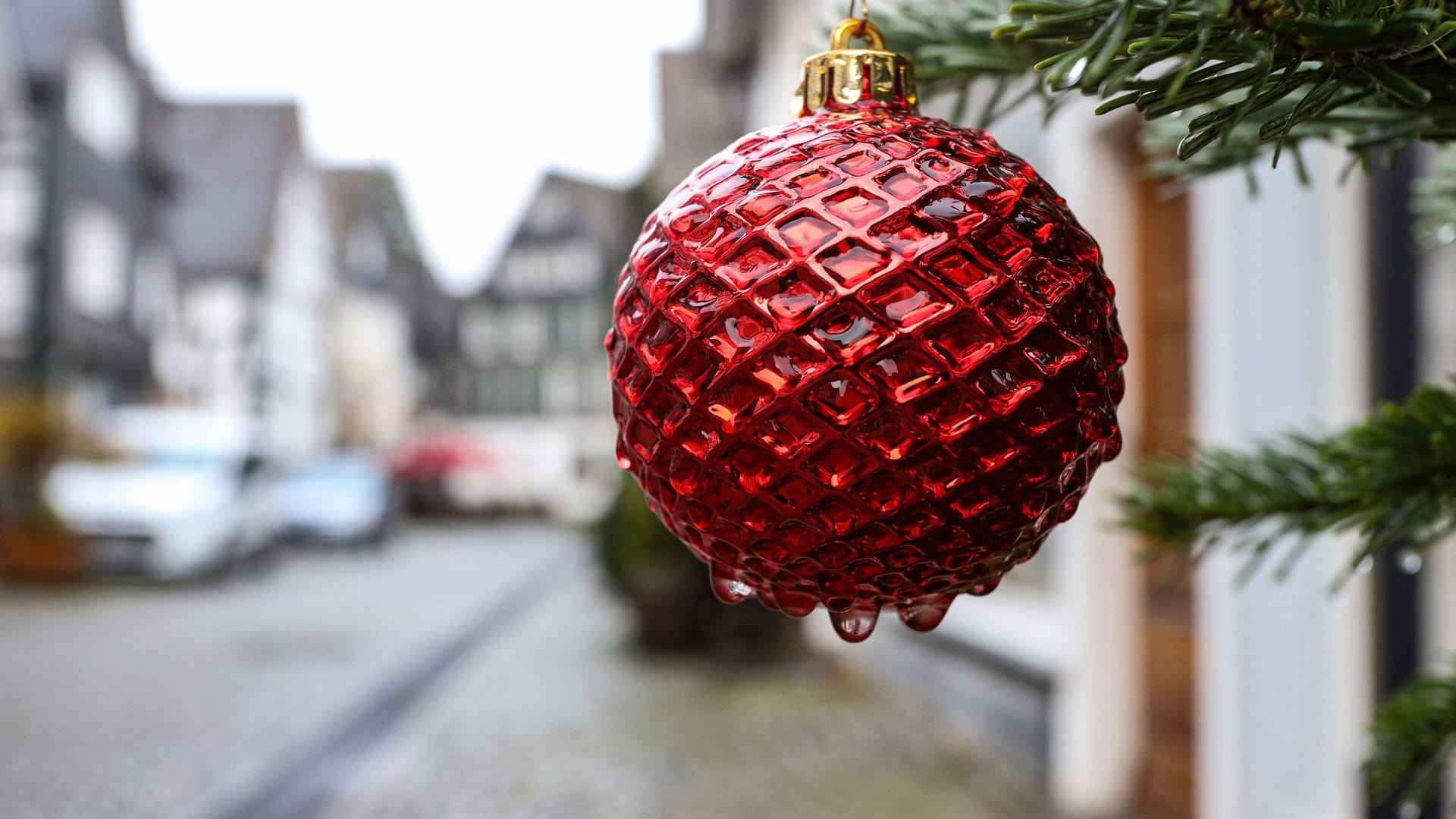 Weihnachten droht in diesem Jahr ins Wasser zu fallen (Symbolbild).