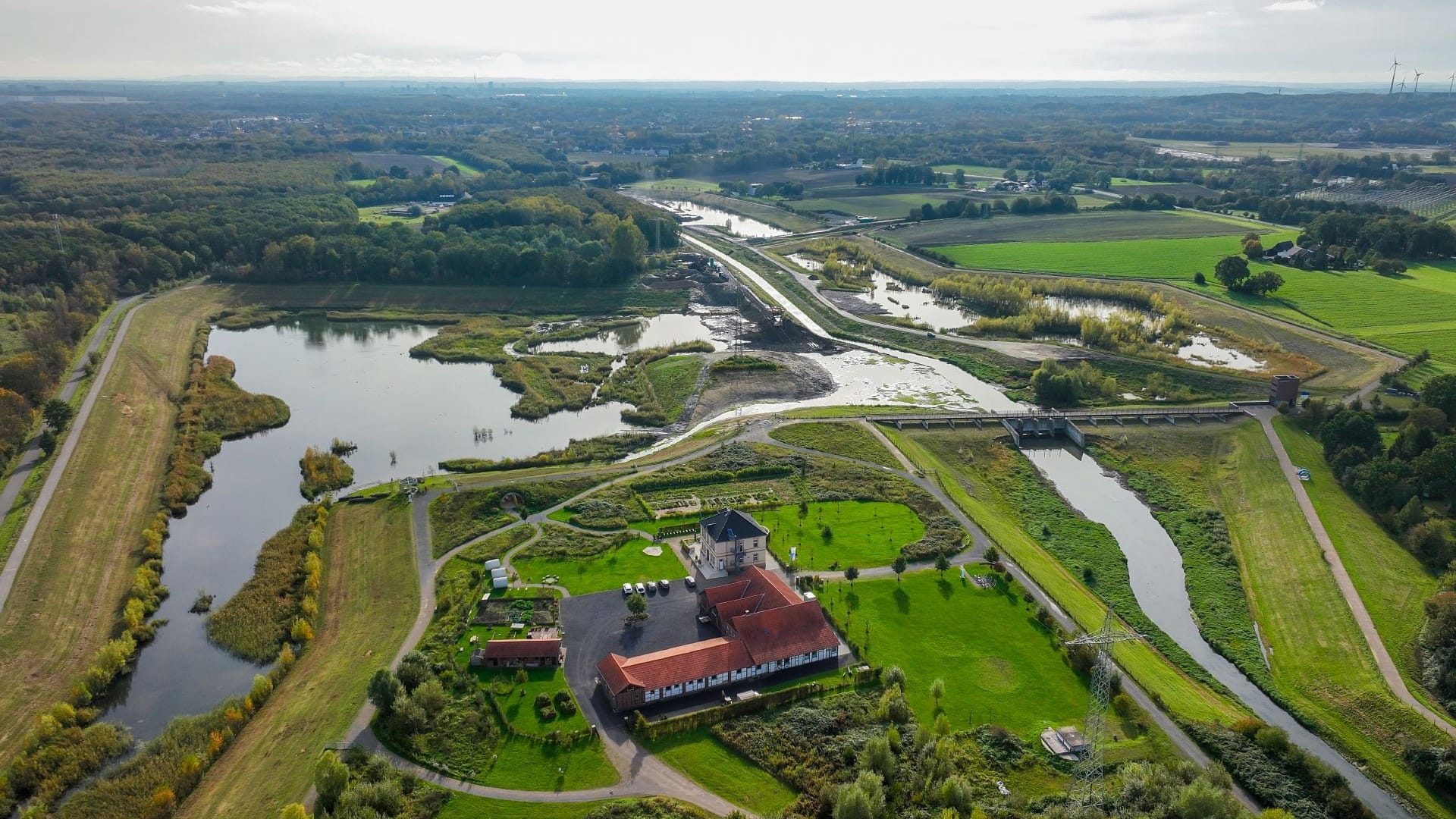 Das Hochwasserrückhaltebecken zwischen Dortmund und Castrop wird rückgebaut: Eine riesige Auenlandschaft entsteht.