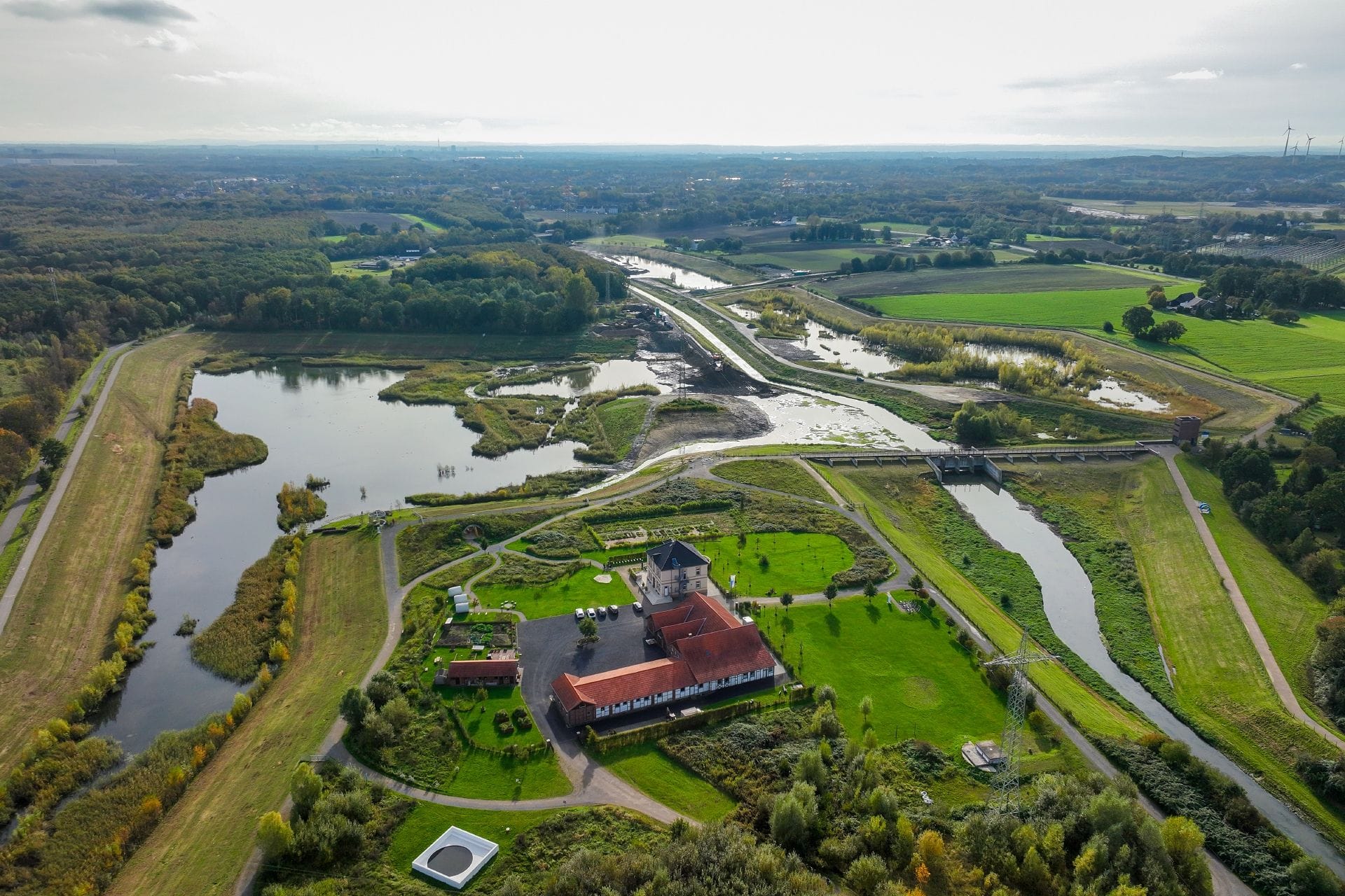 Das Hochwasserrückhaltebecken zwischen Dortmund und Castrop wird rückgebaut: Eine riesige Auenlandschaft entsteht.