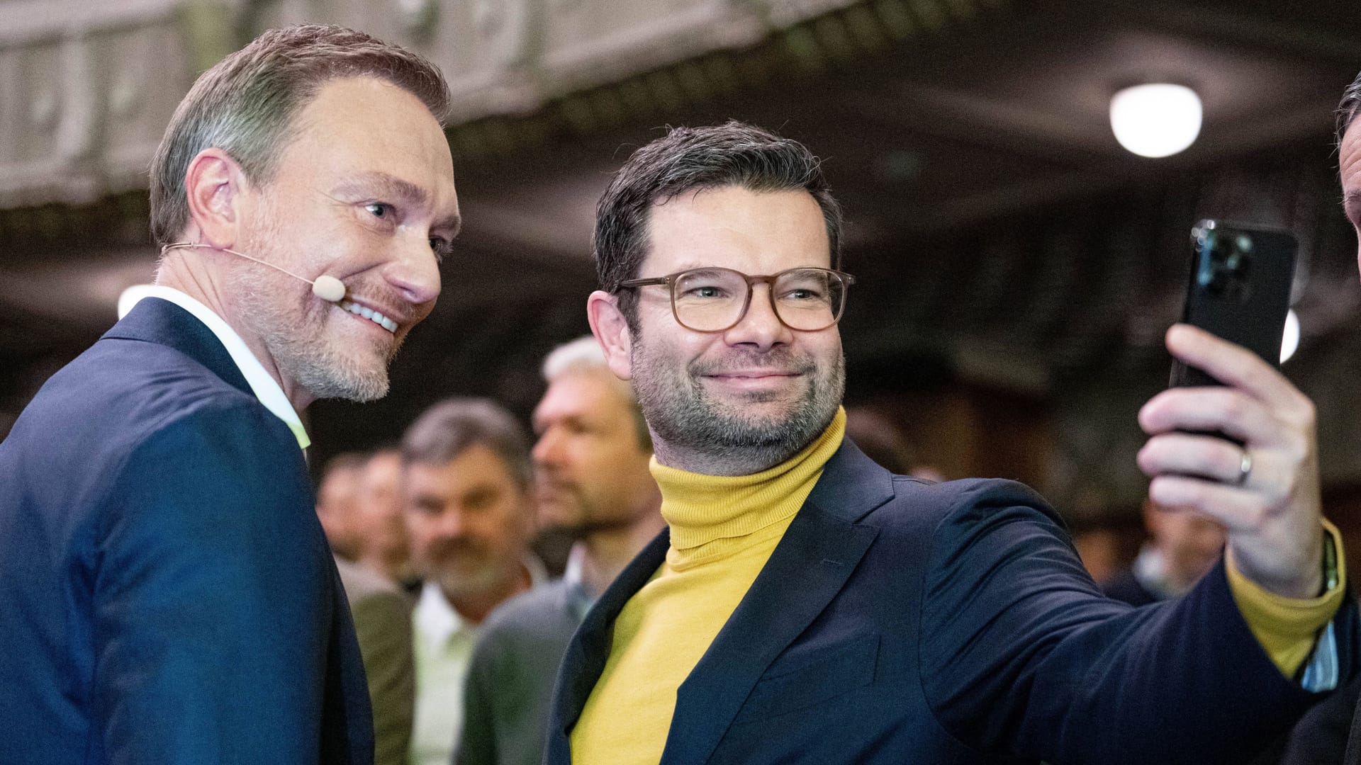 Bundesfinanzminister Christian Lindner und Bundesjustizminister Marco Buschmann (beide FDP, Archivbild): Viele ihrer Mitarbeiter dürfen sich über eine Beförderung freuen.