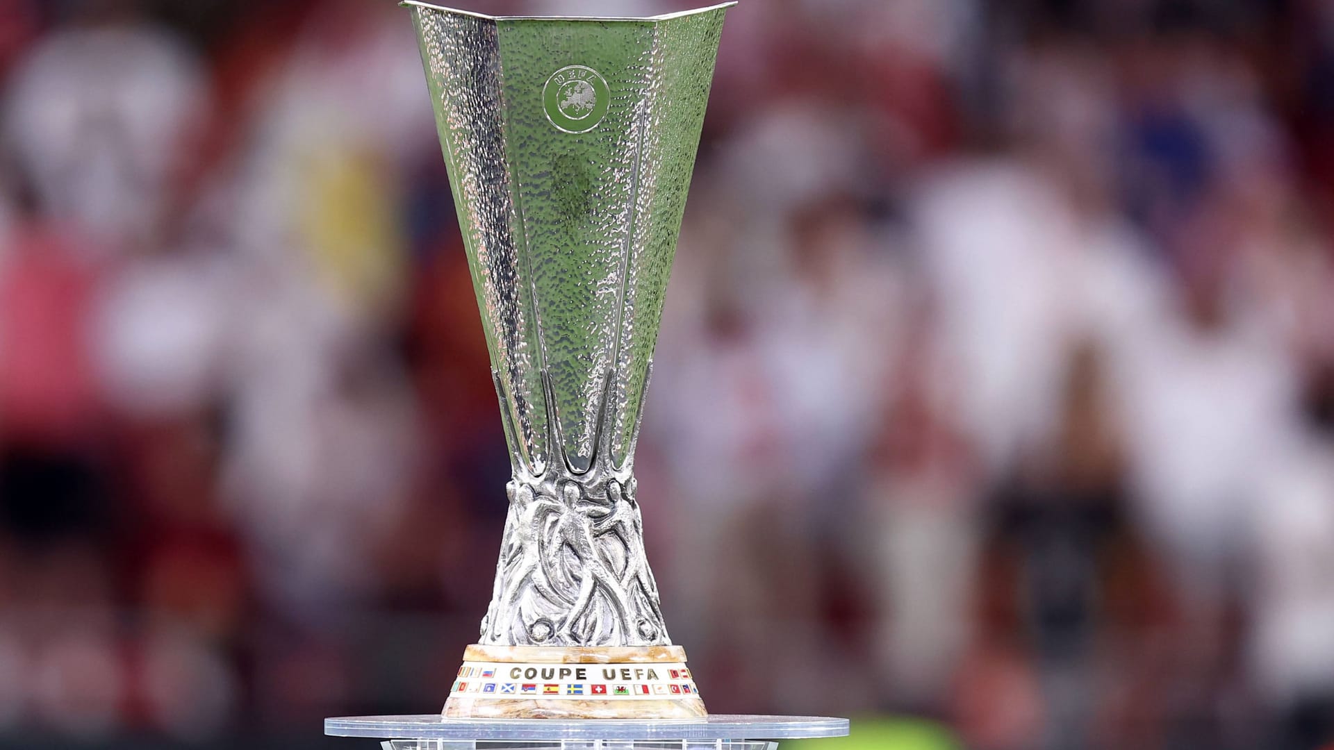 Das Objekt der Begierde: Die Europa-League-Trophäe.