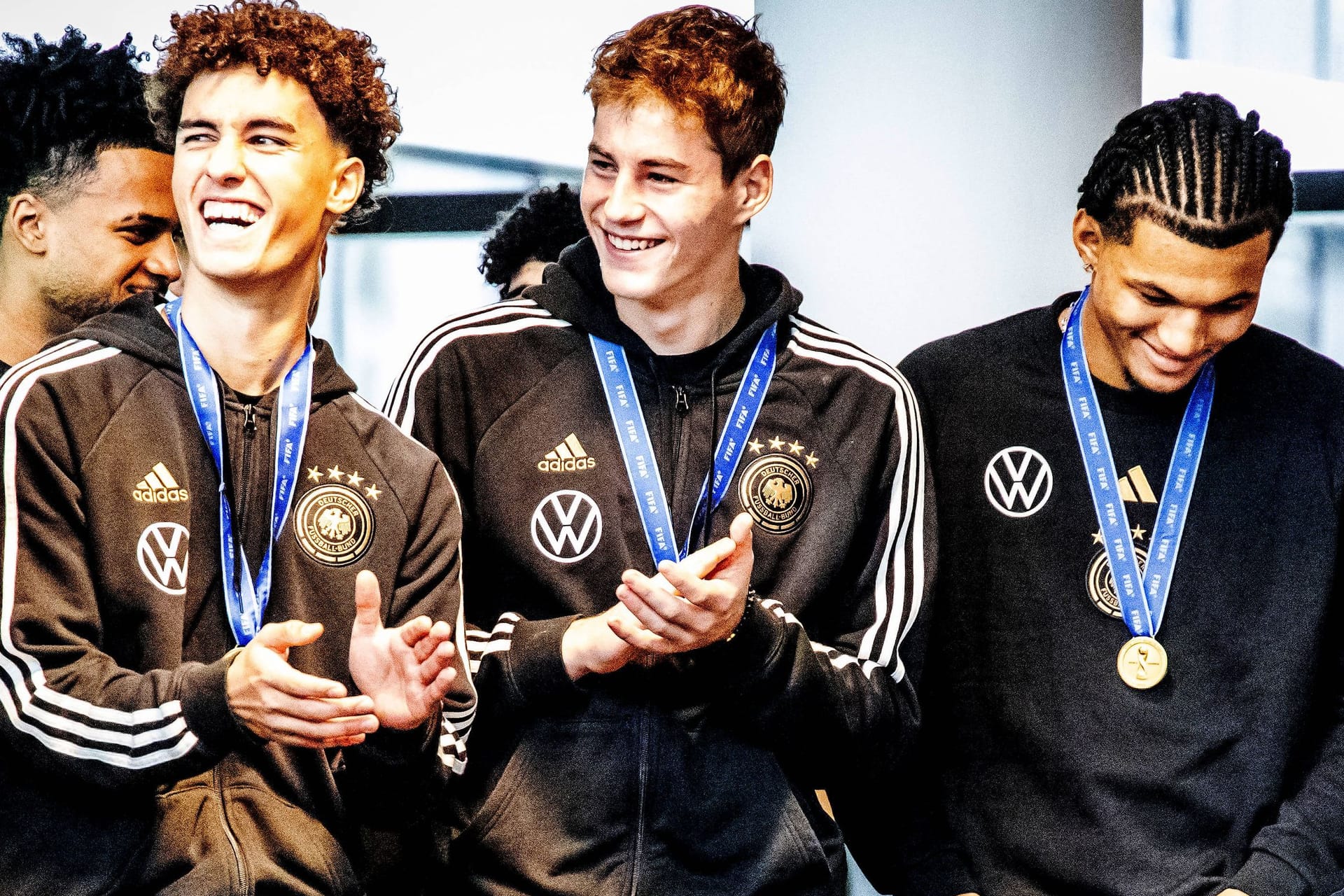 Empfang der U17 in Frankfurt: DFB-Präsident lobt die Mannschaft.