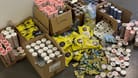 Beschlagnahmt: Snus-Tabak aus Kioskbetrieben, der im Jahr 2023 in Frankfurt bei Kontrollen gefunden wurde.
