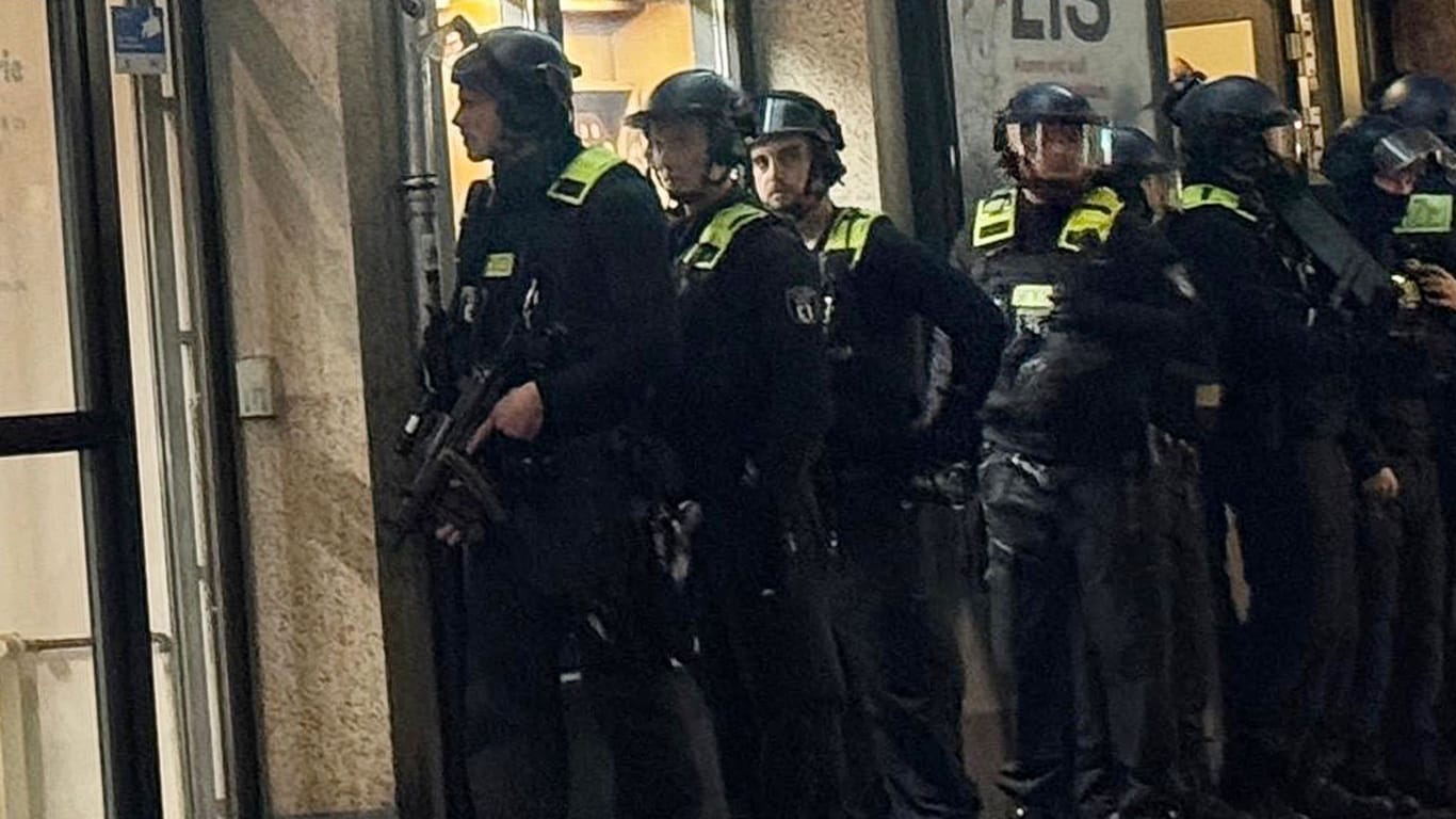 Polizeieinsatz nach Alarm in Münzhandel