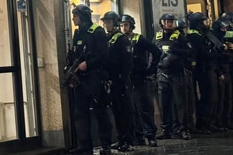 Polizeieinsatz nach Alarm in Münzhandel