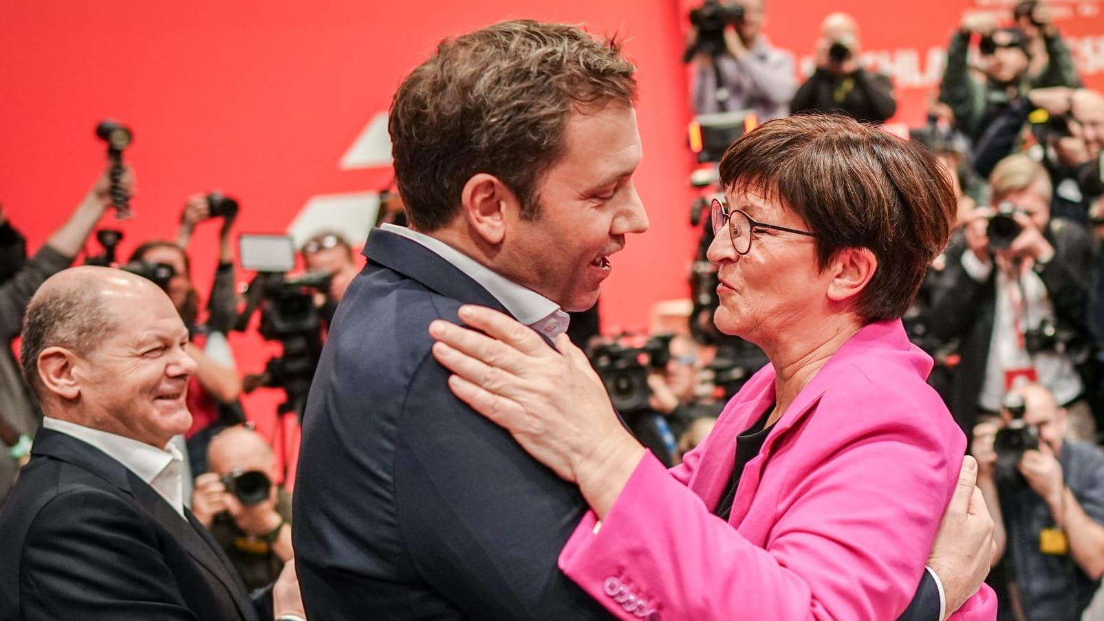 Esken und Klingbeil auf dem SPD-Parteitag: Feindbild Friedrich Merz.
