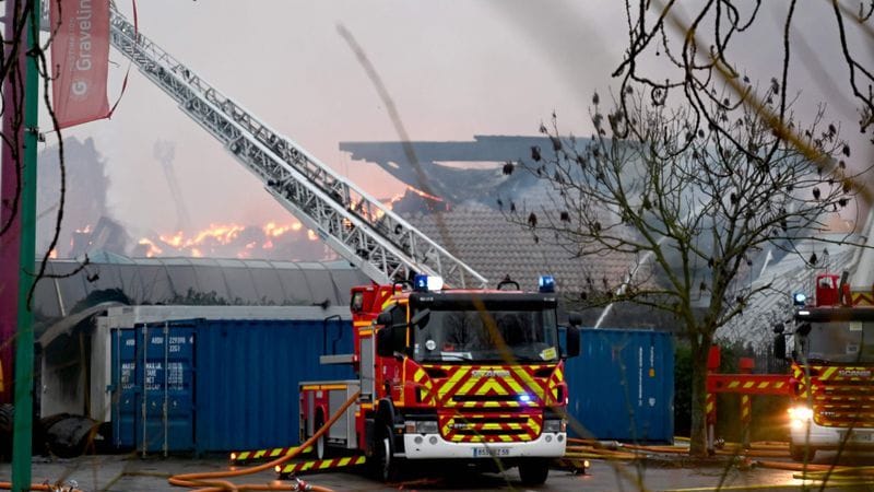 Feuerwehreinsatz: Flammen am Komplex Sportica.