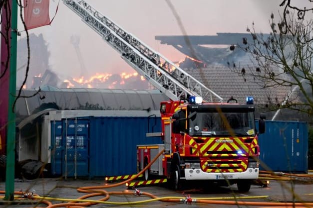 Feuerwehreinsatz: Flammen am Komplex Sportica.