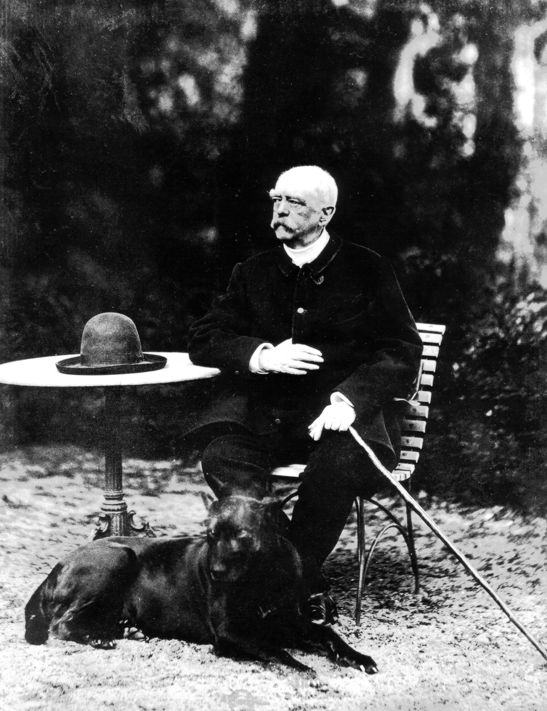 Fotografie von Otto von Bismarck (1815-1898) in späten Jahren: Der erste Kanzler des Deutschen Reiches war ein überzeugter Vertreter des Konzepts der Realpolitik.