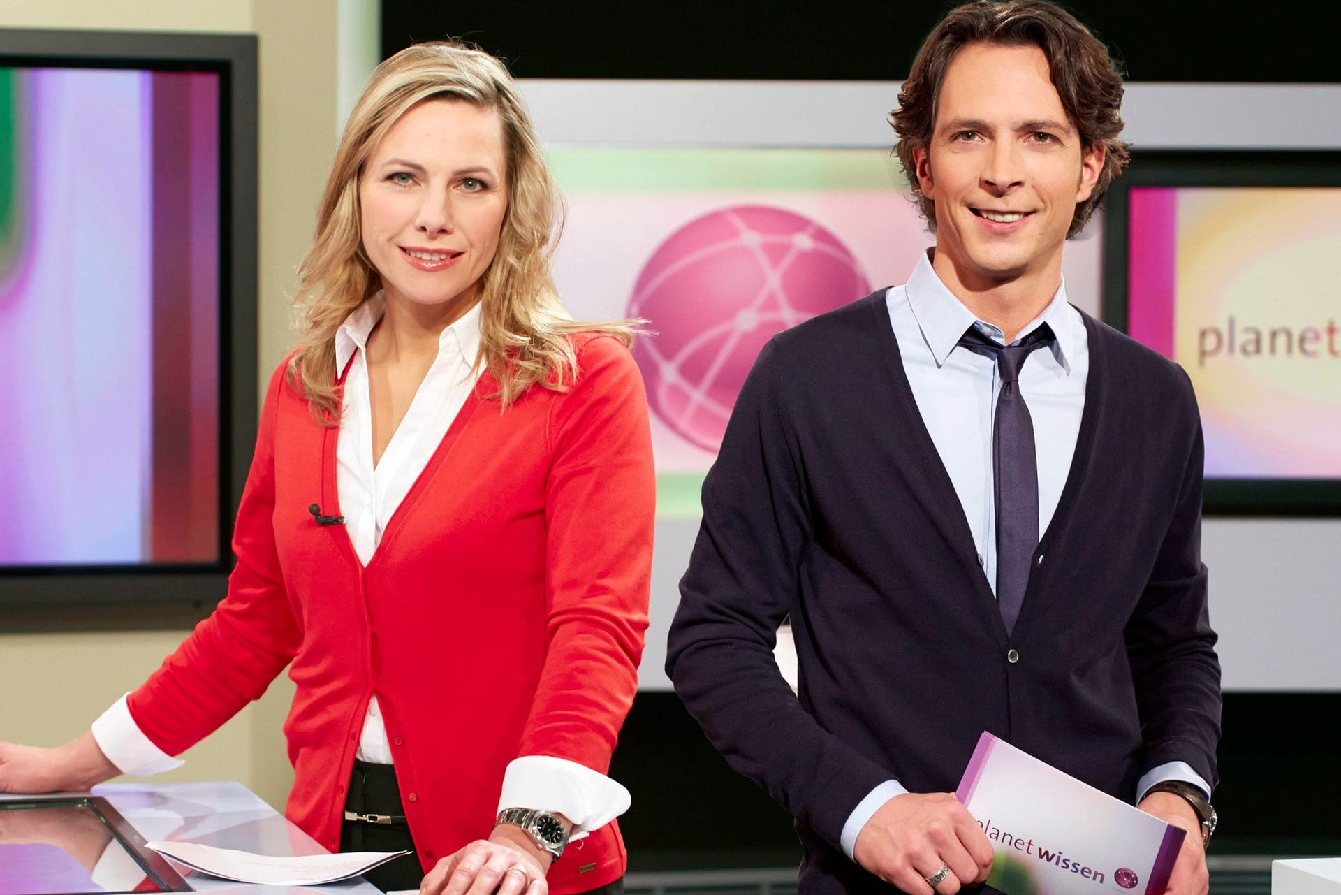 Andrea Grießmann und Jo Hiller führen im WDR durch "Planet Wissen".
