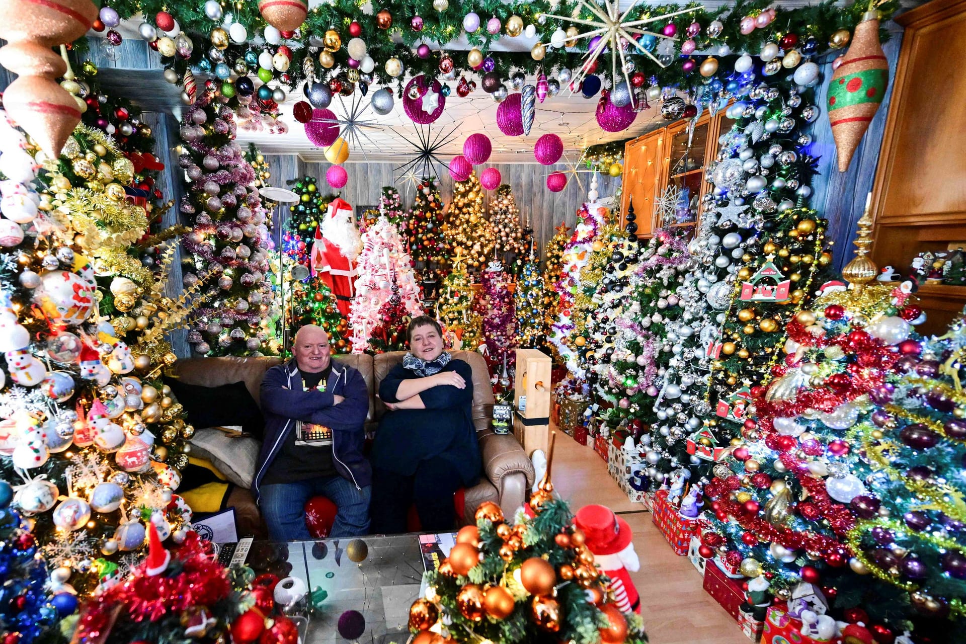 ODDLY-CHRISTMAS TREES/GERMANY