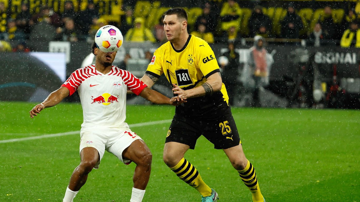 Borussia Dortmund gegen RB Leipzig: Niklas Süle im Zweikampf.