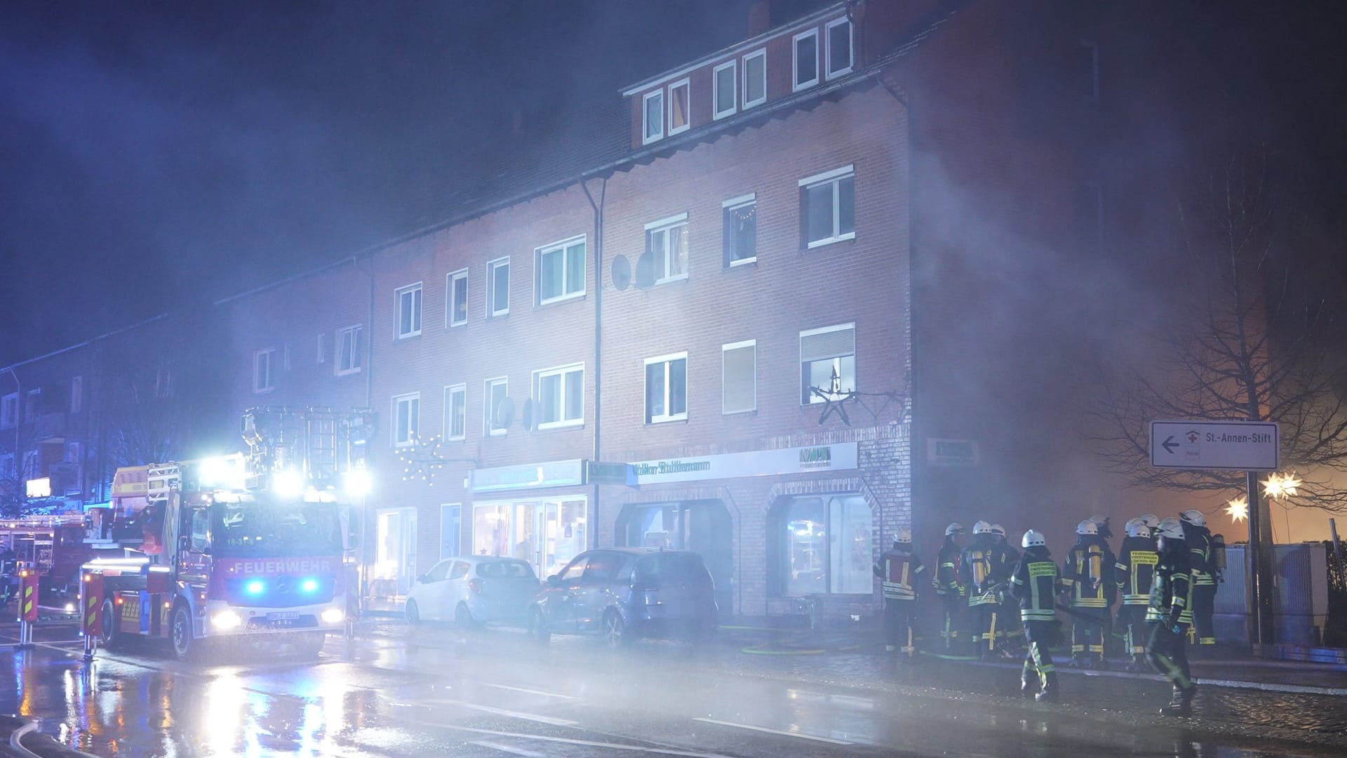 Die Einsatzkräfte waren in Twistringen mit einem Großaufgebot vor Ort.