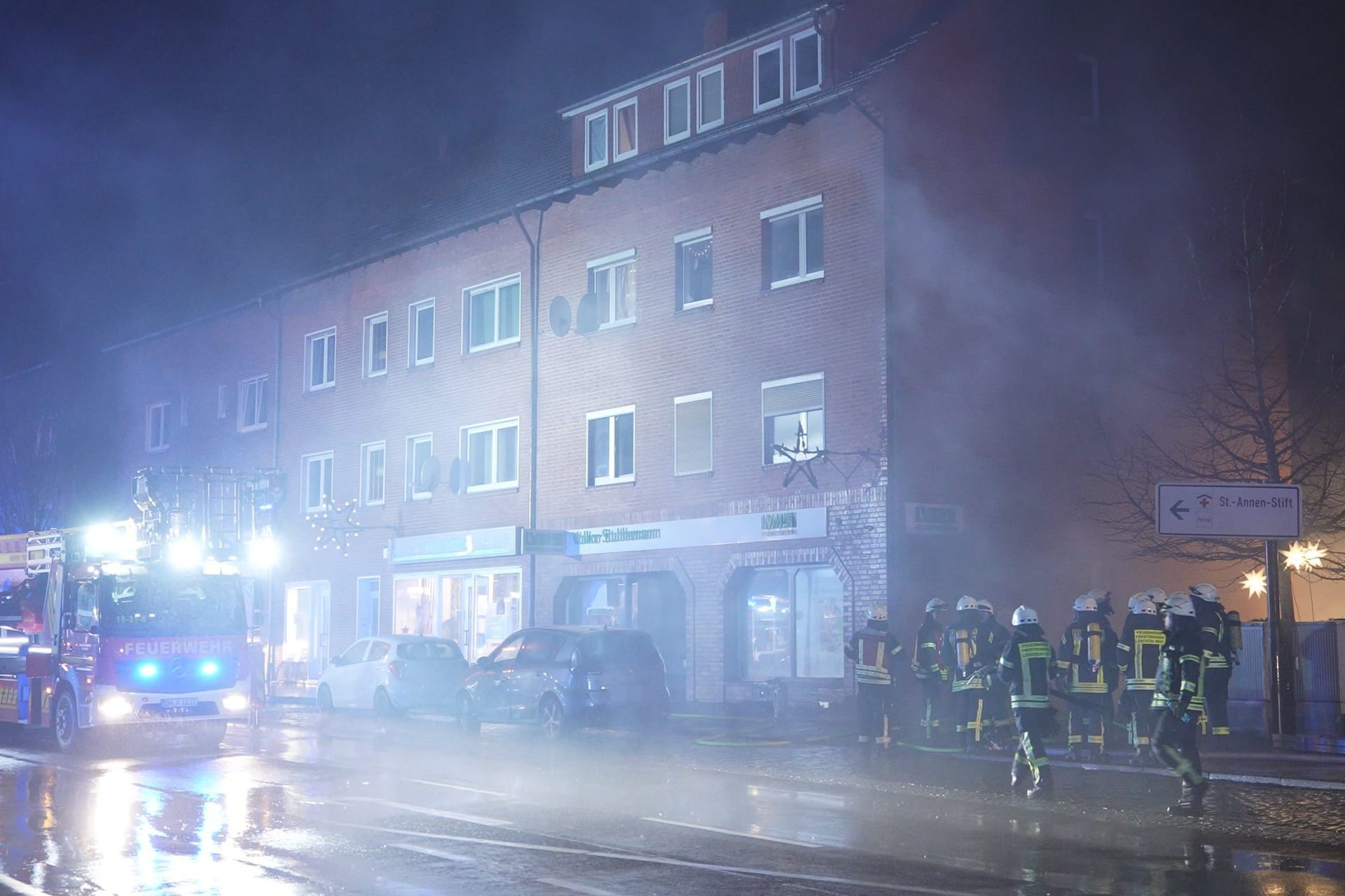 Die Einsatzkräfte waren in Twistringen mit einem Großaufgebot vor Ort.