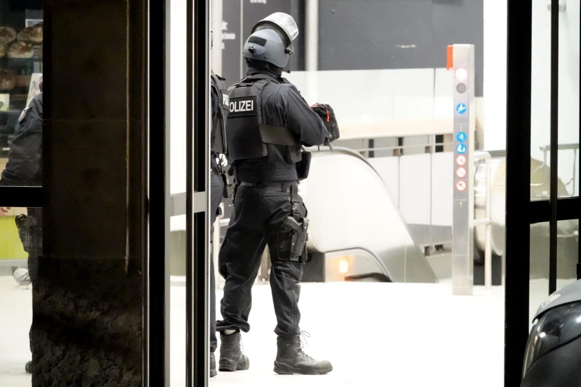 Bielefelder Hauptbahnhof wegen Großeinsatzes abgesperrt