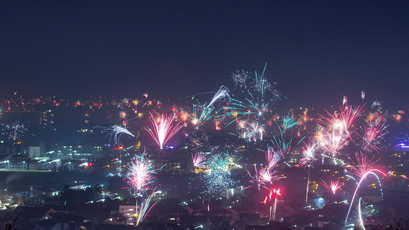 Silvester in Stuttgart (Archivfoto): In diesem Jahr kommen etliche Stars zur Feier auf dem Schlossplatz.