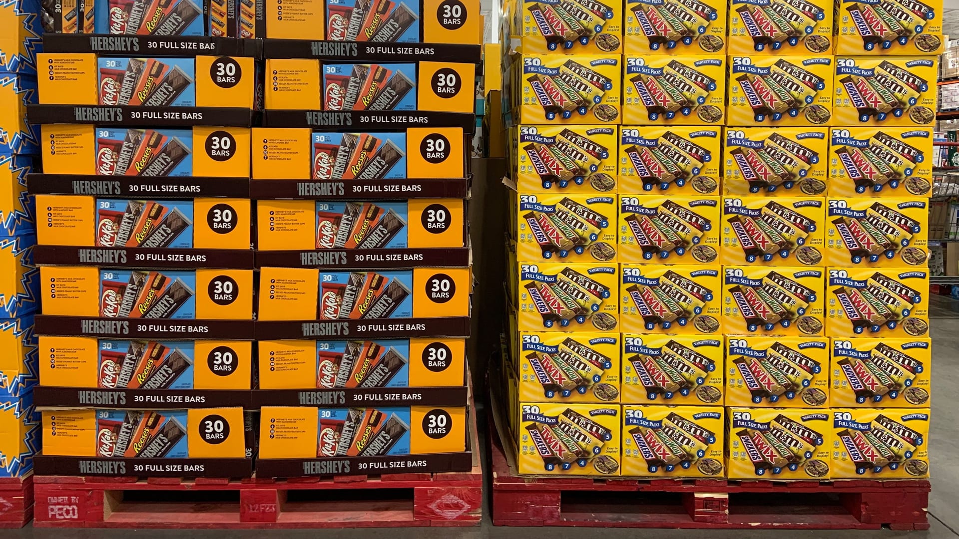 Paletten-Ware der Monopolisten: Mars und Hershey's beim Großhändler Costco.