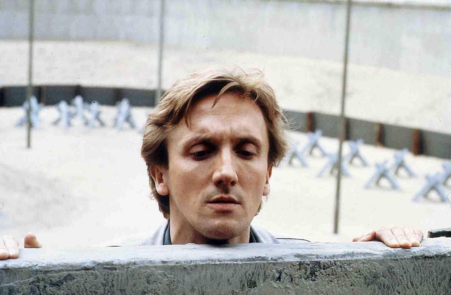 Marius Müller-Westernhagen 1982 in "Der Mann auf der Mauer"