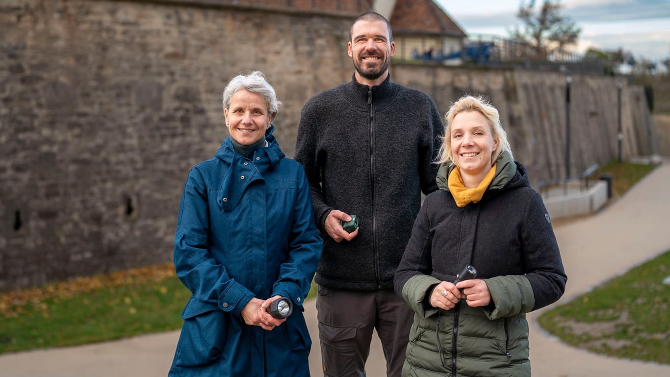 Inken Karst, David Urbanie und Anita Giermann: Die drei engagieren sich ehrenamtlich für den Fledermausschutz.