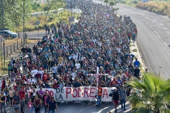 Tapachula: Tausende Migranten laufen in Richtung der USA.