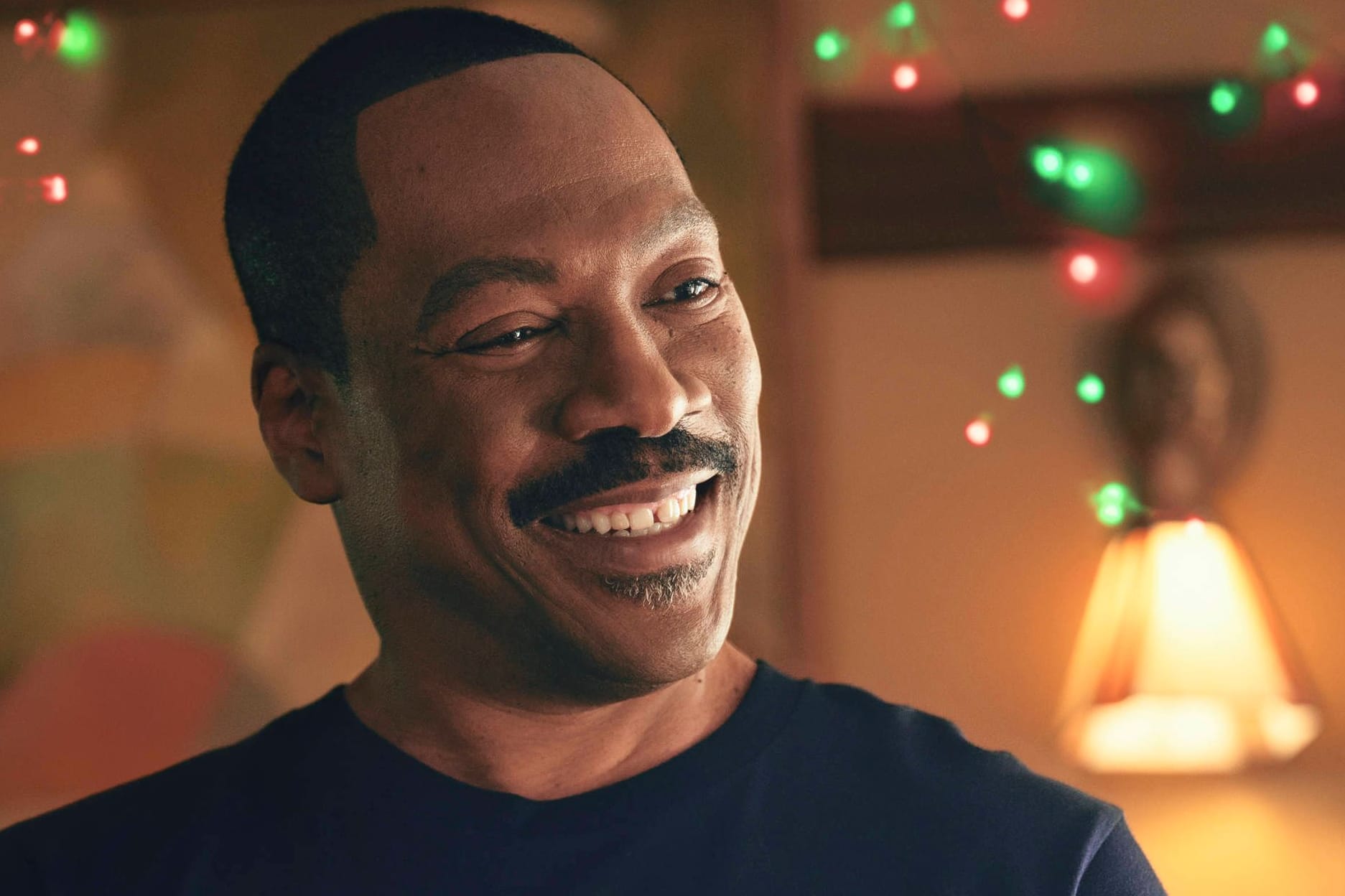 Eddie Murphy: Er spielt in seinem neuen Film "Candy Cane Lane" (Amazon Prime Video) einen von Weihnachten besessenen Vater.