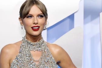Taylor Swift: Die Sängerin führte einige öffentlich bekannte Beziehungen.