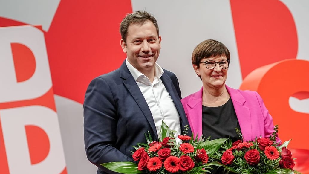 Lars Klingbeil und Saskia Esken: Die beiden SPD-Vorsitzenden wurden mit mehr als 80 Prozent im Amt bestätigt.