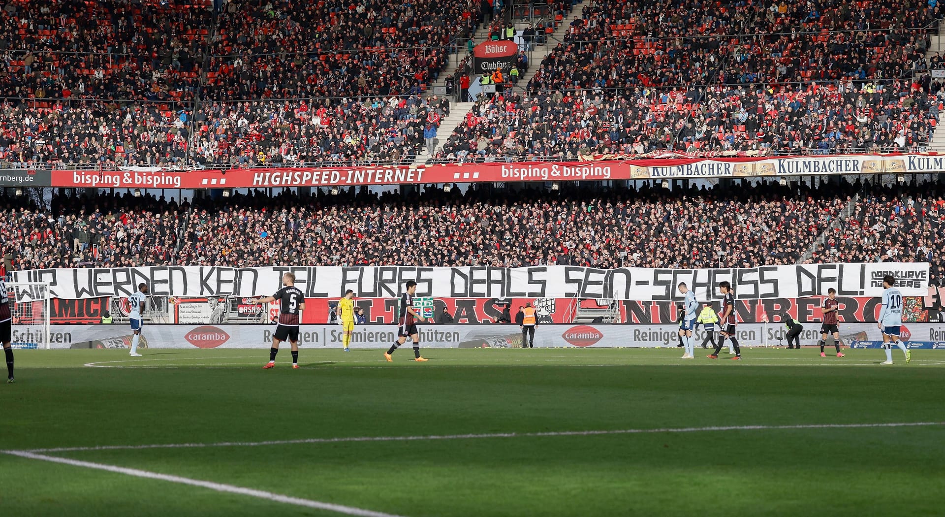 Banner im Stadion: Die Nürnberger Fans machten ihren Standpunkt klar.