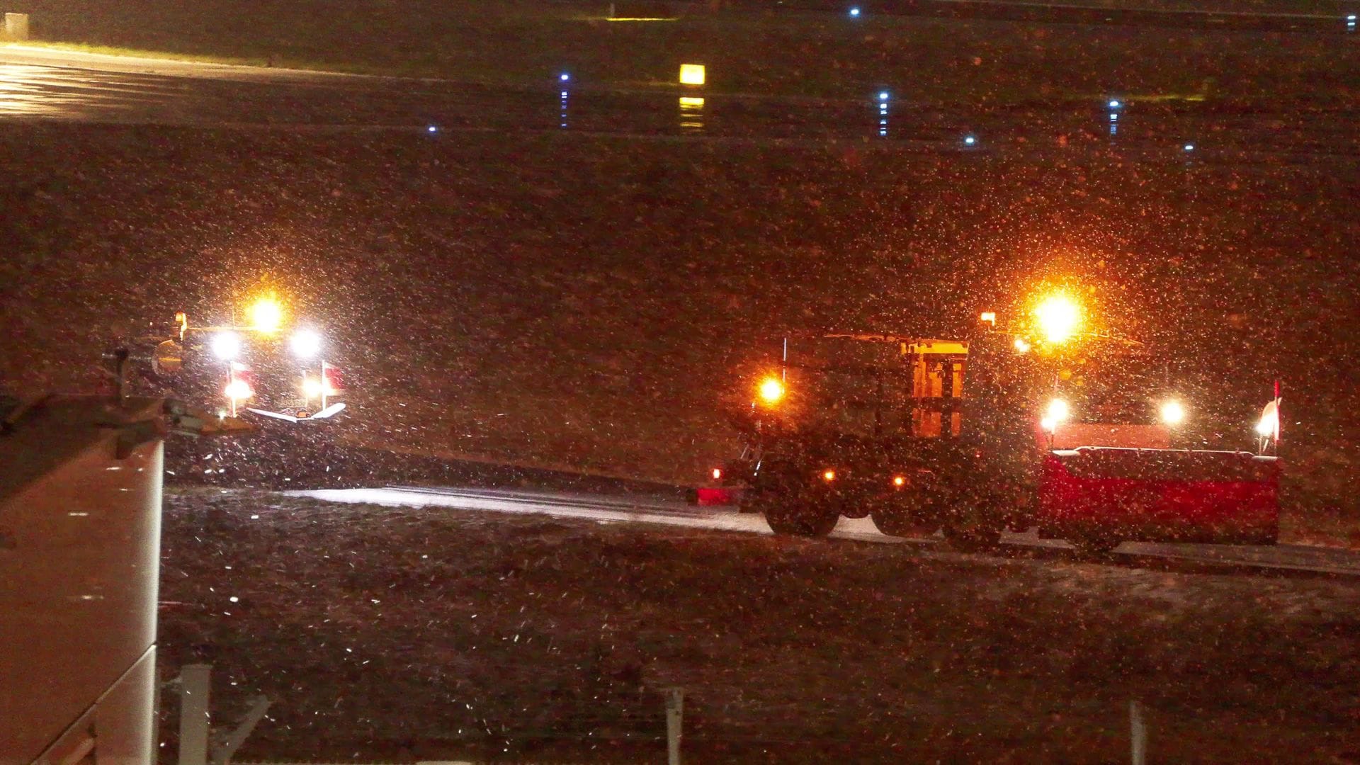 Stadtgebiet und Flughafen Düsseldorf: Winterdienst nach Schneefa