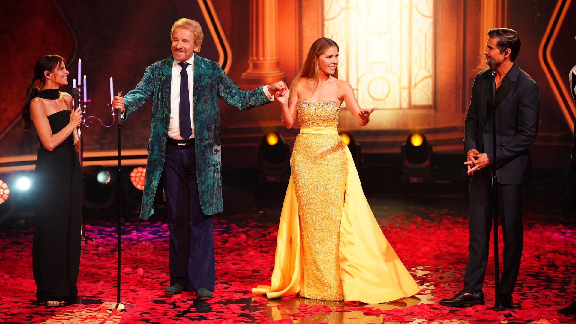 Gottschalk und Swarovski zu Beginn der Show: Sie gaben sich als "Biest" und "Belle".