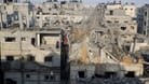Chan Junis im Gazastreifen: Die israelische Armee hat die Stadt eigenen Angaben zufolge umstellt.