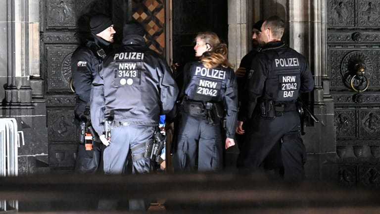 Terroralarm In Köln: Kölner Dom Bleibt Für Touristen Vorerst Geschlossen