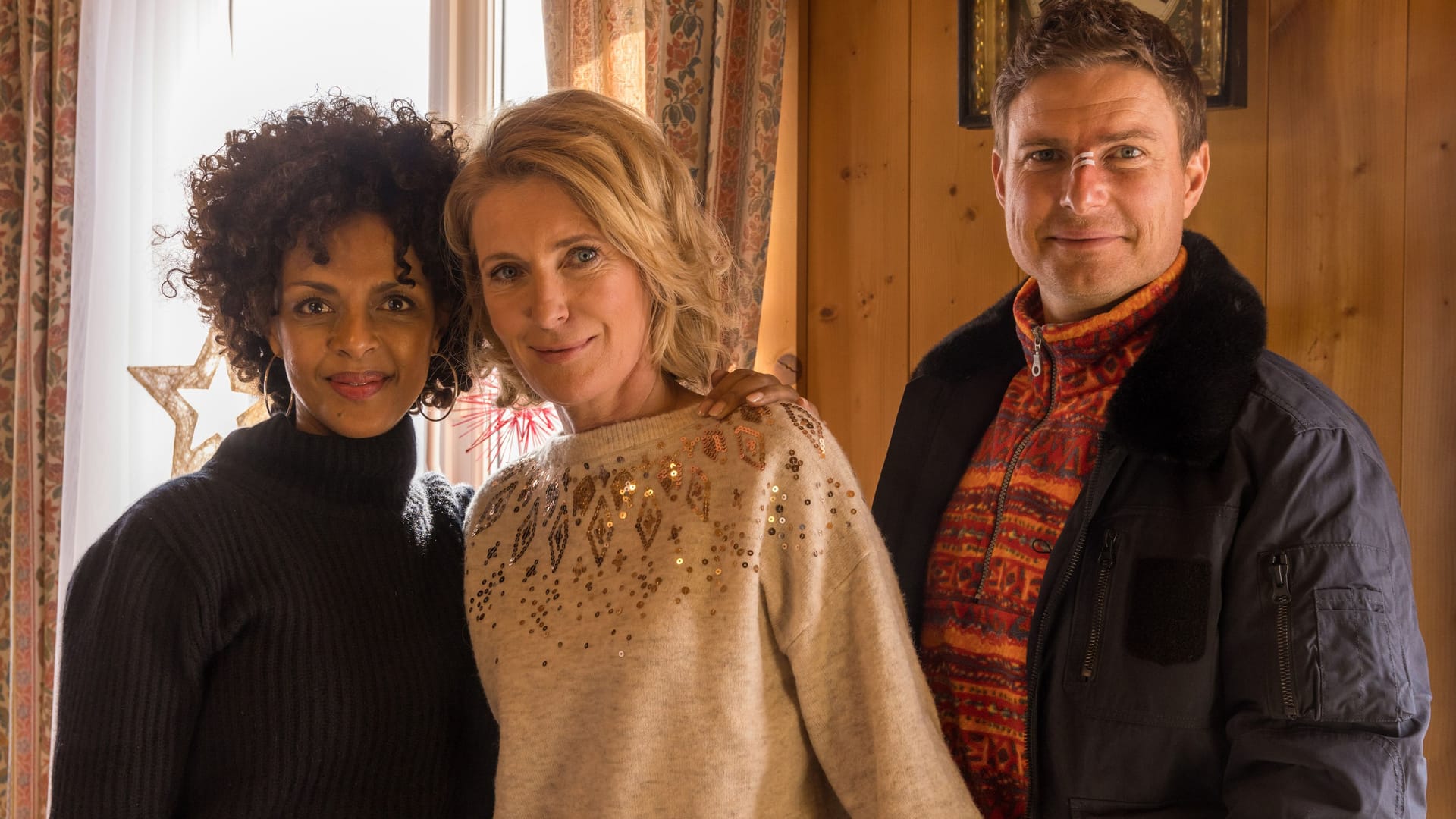 "Abenteuer Weihnachten": Nicole (Dennenesch Zoudé), Andrea (Maria Furtwängler) und Horst (Leo Reisinger)