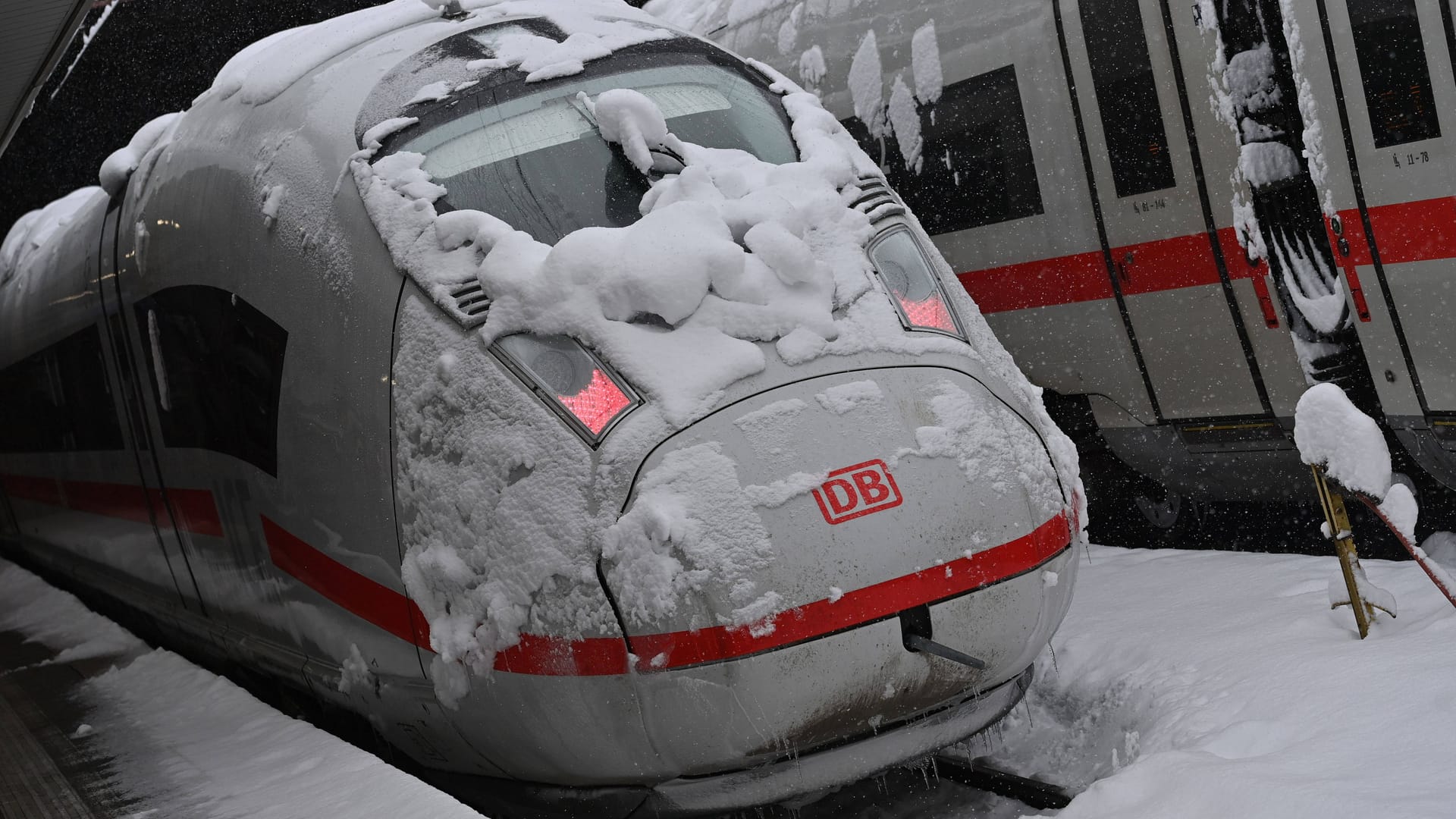 Mal wieder verschlechtert: Die Fernzüge der DB sind so unpünktlich wie seit acht Jahren nicht mehr.