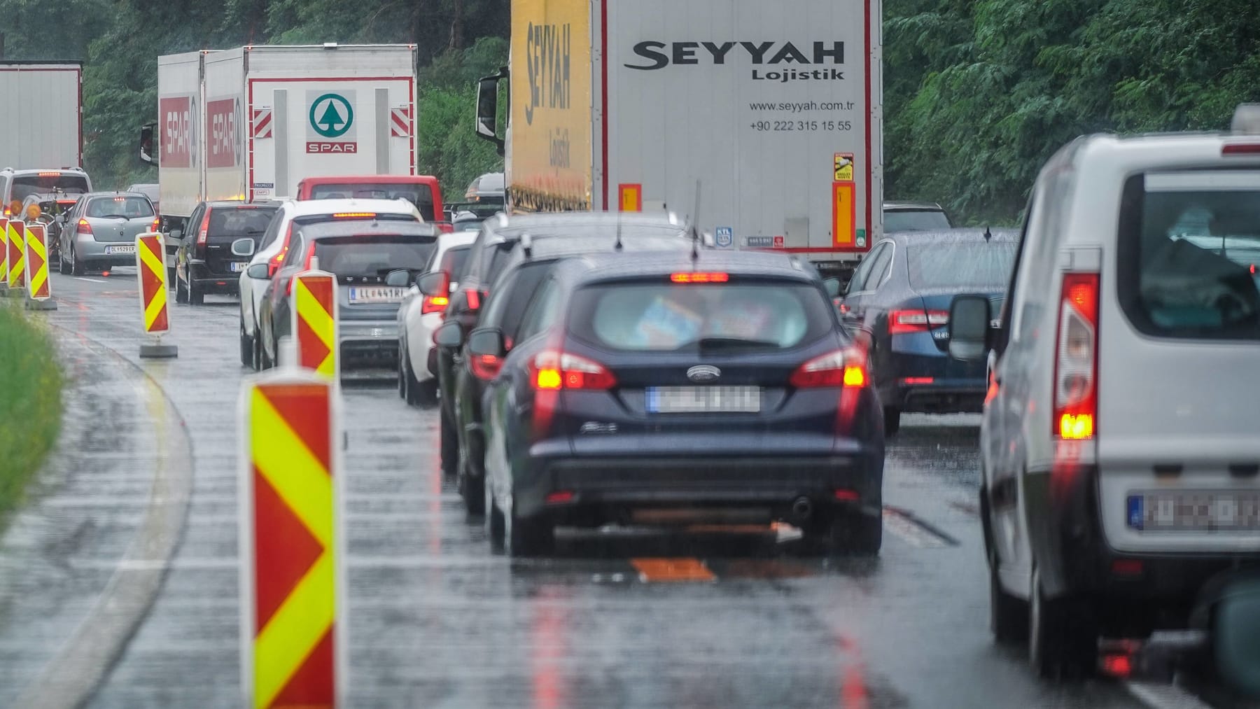 Baustelle Auf Autobahn: Wer Darf Links Fahren?