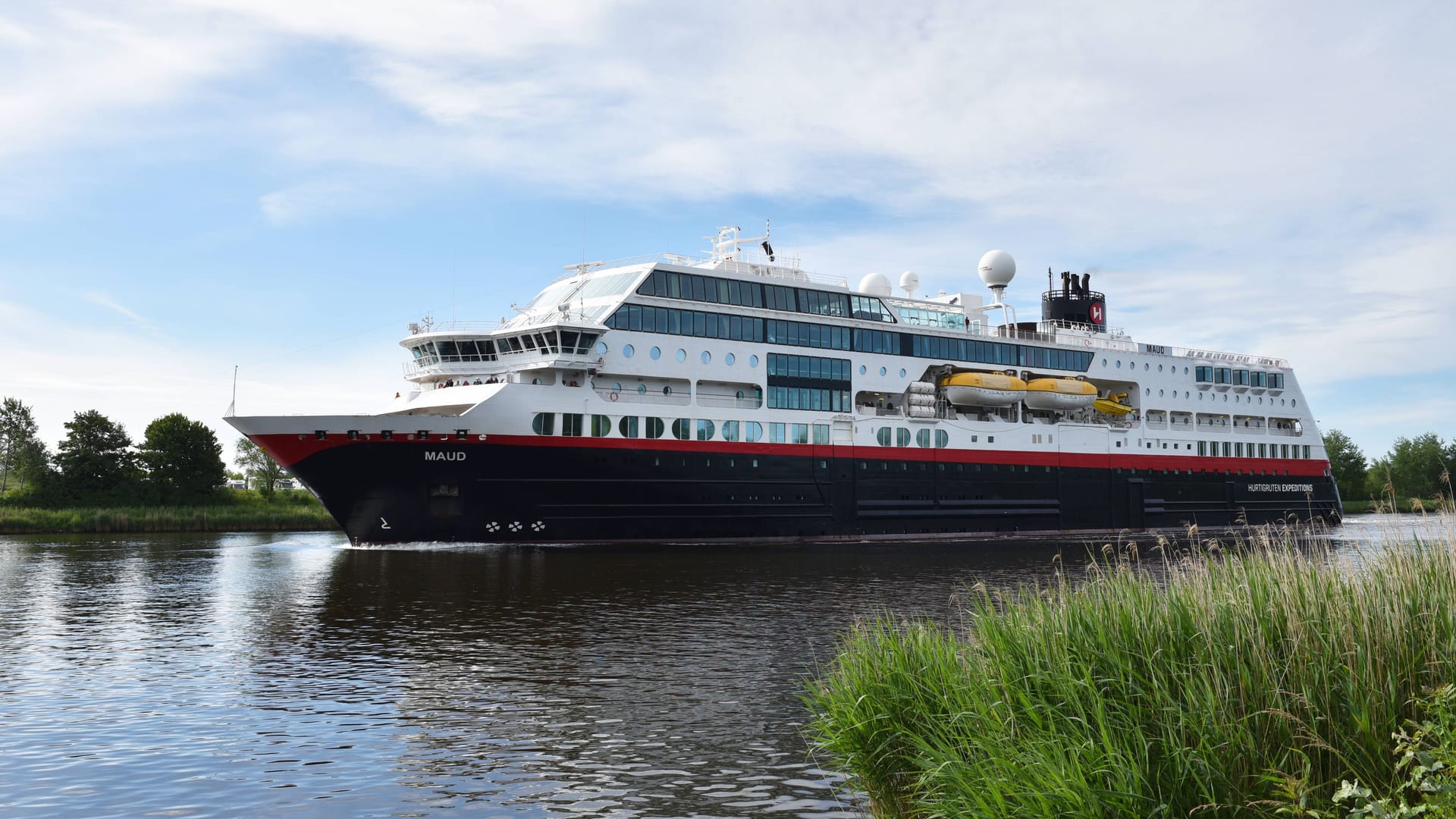 Das Kreuzfahrtschiff MS Maud (Archivbild): Nach dem Kontakt mit einer großen Welle ist das Schiff derzeit manövrierunfähig.