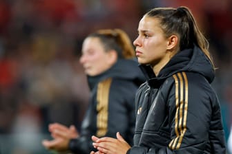 Lena Oberdorf: Auch die DFB-Spielerin war von schlimmen Nachrichten betroffen.