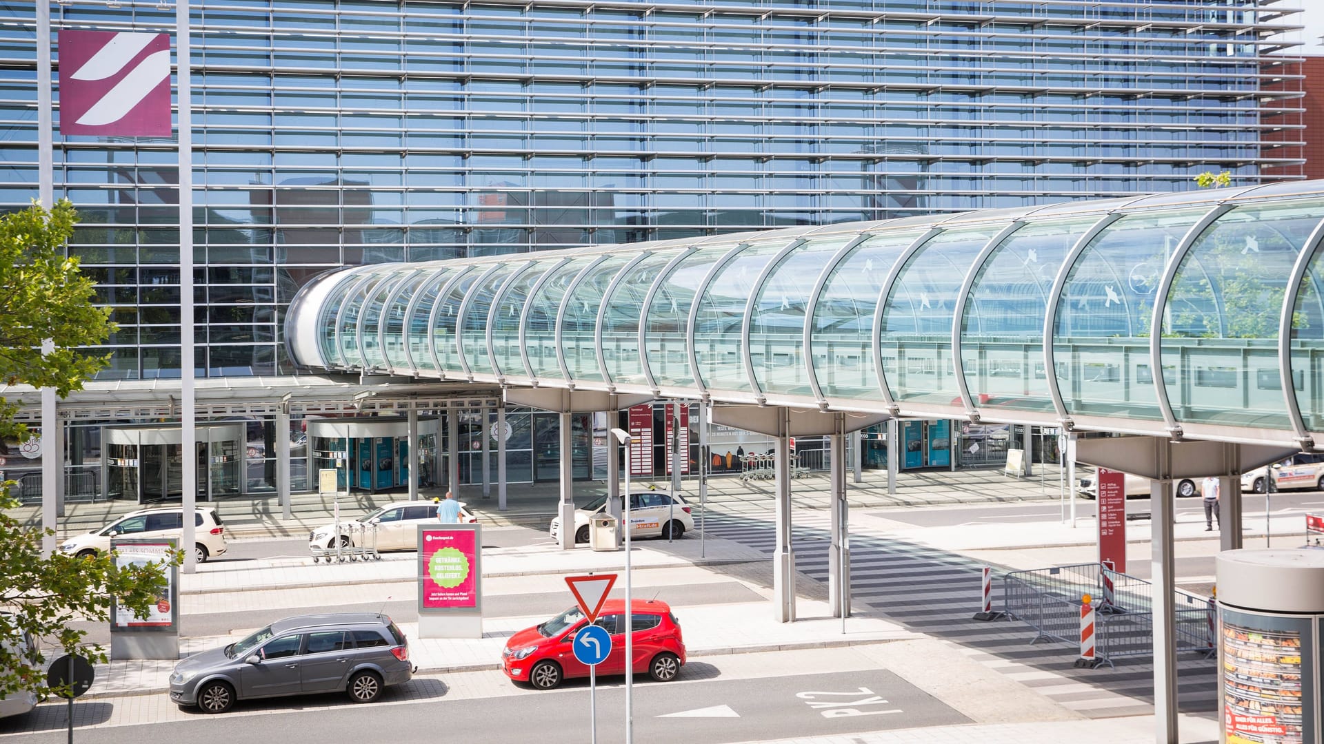Flughafen Dresden. Flughafen Dresden.