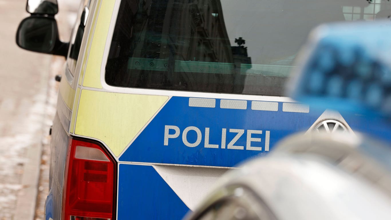 Polizeifahrzeug (Archivbild): Ein vermisster 38-Jähriger aus Hannover ist wieder aufgetaucht.