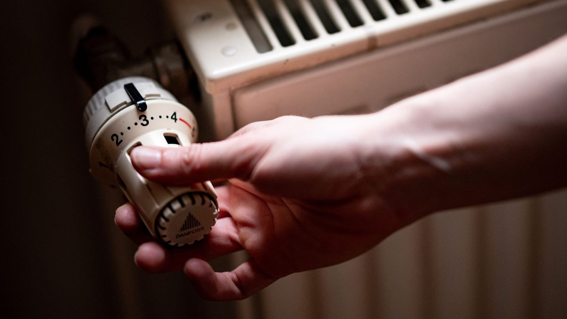 Heizung und Heizthermostat Heizung und Heizthermostat