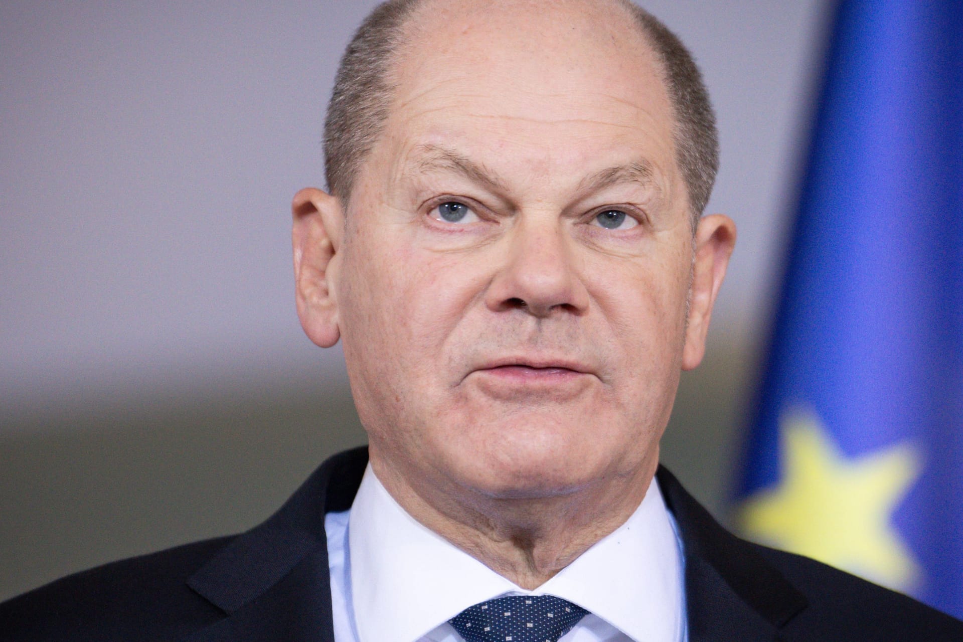 Olaf Scholz: Der Kanzler hat sich mit dem Coronavirus infiziert.