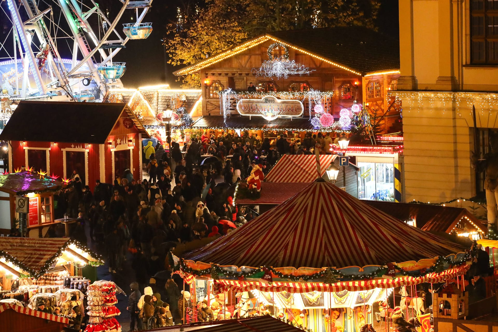 Weihnachtsmarkt Magdeburg (Symbolbild): Auch auf den Weihnachtsmärkten schlägt die Inflation zu.