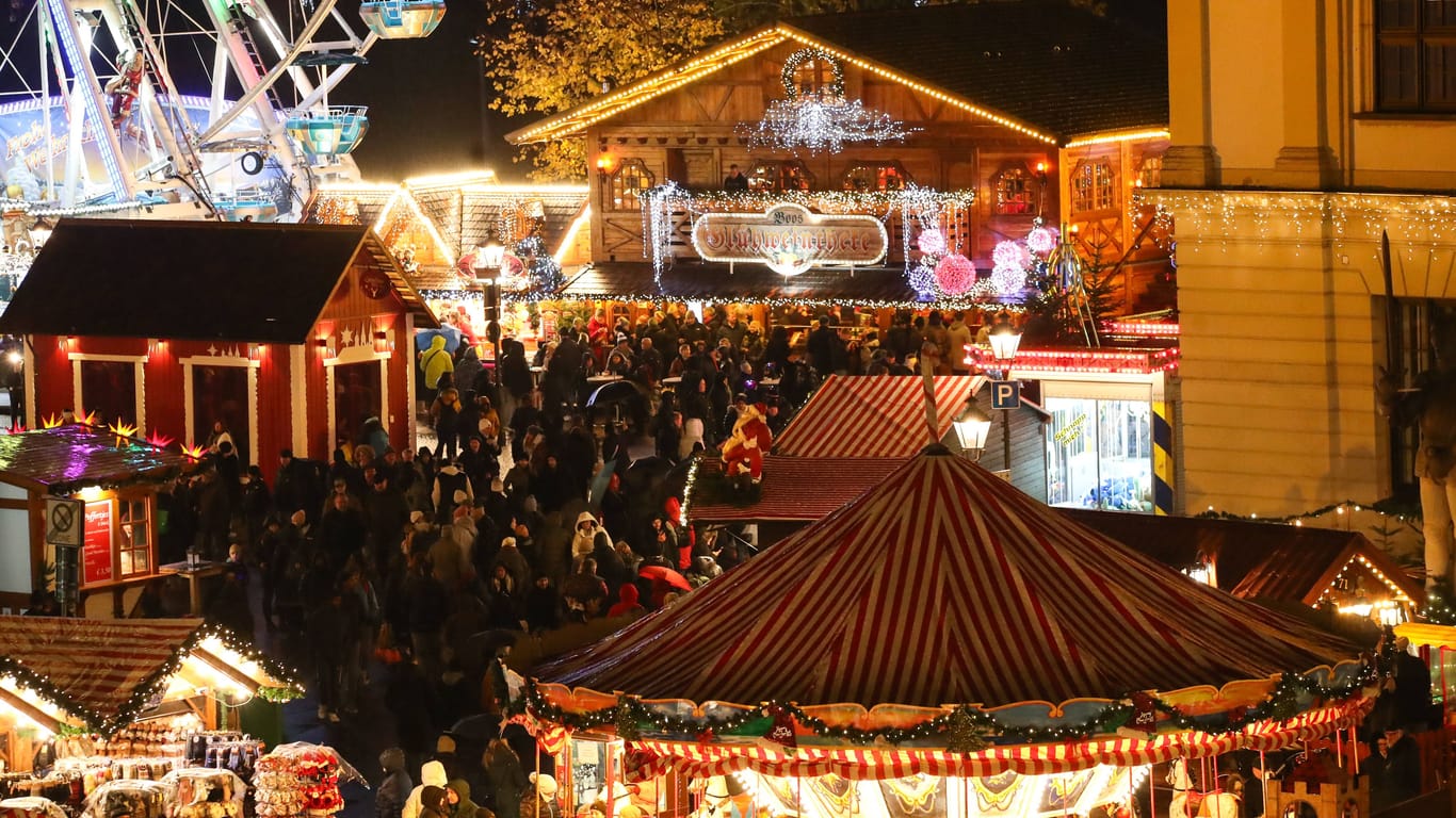 Weihnachtsmarkt Magdeburg (Symbolbild): Auch auf den Weihnachtsmärkten schlägt die Inflation zu.