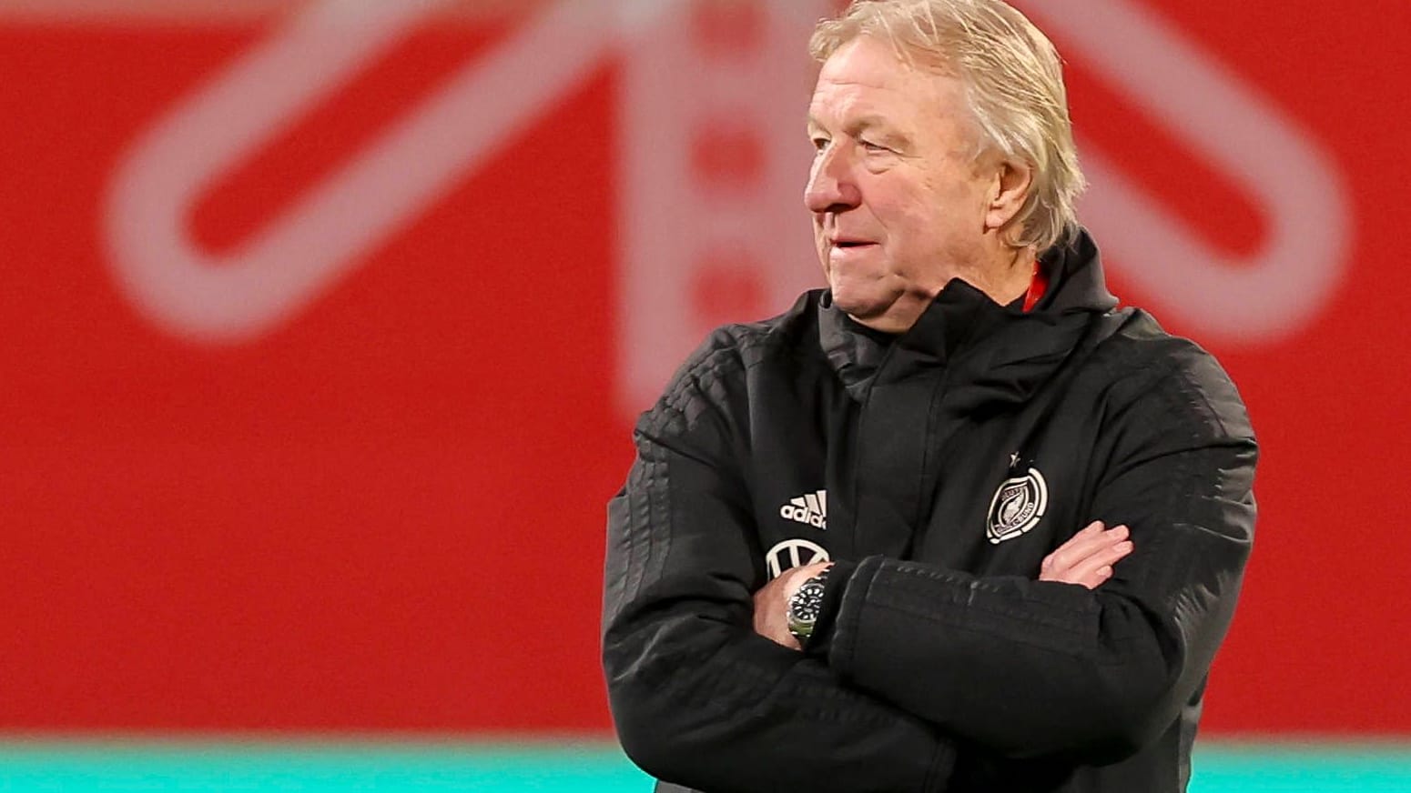 Horst Hrubesch: Der Nationaltrainer der Frauen ärgert sich über die Nicht-Übertragung der Partie gegen Wales.