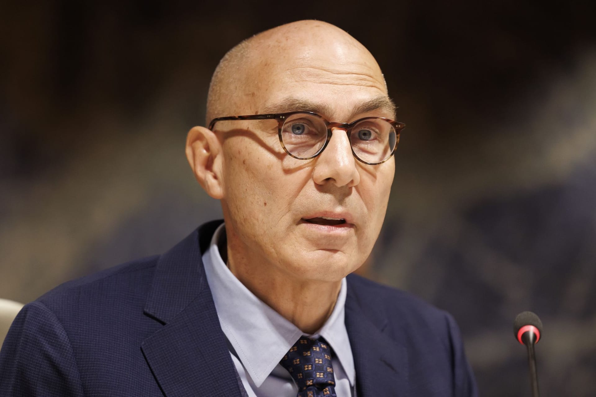 UN-Menschenrechtskommissar Volker Türk (Archivbild) fordert den Schutz von Zivilisten im Ukraine-Krieg.