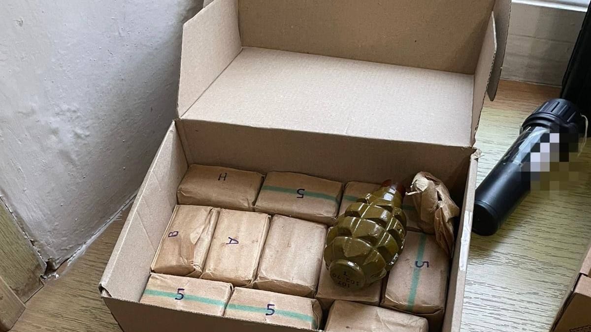 Ein Paket, das die Ermittler sichergestellt haben: Der Mann könnte eine 15-jährige Haftstrafe bekommen.