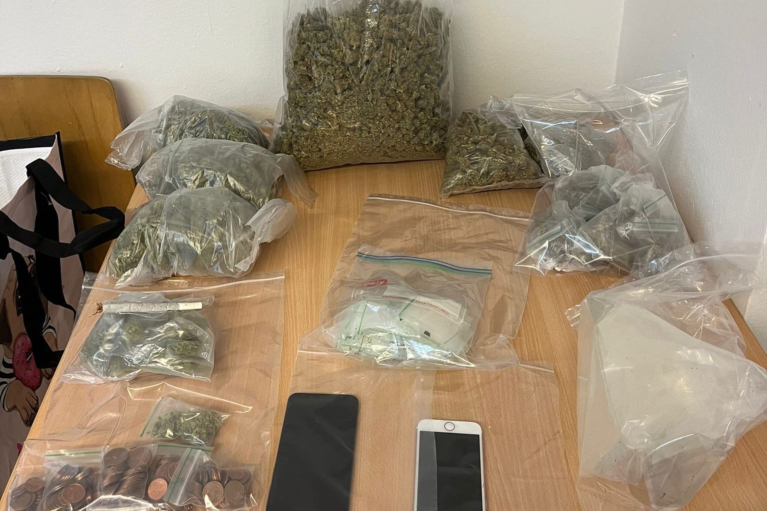 Der Drogenfund der Dortmunder Polizei an der Bornstraße: Ein weiterer Fund gelang den Beamten wenig später an der Martener Straße.