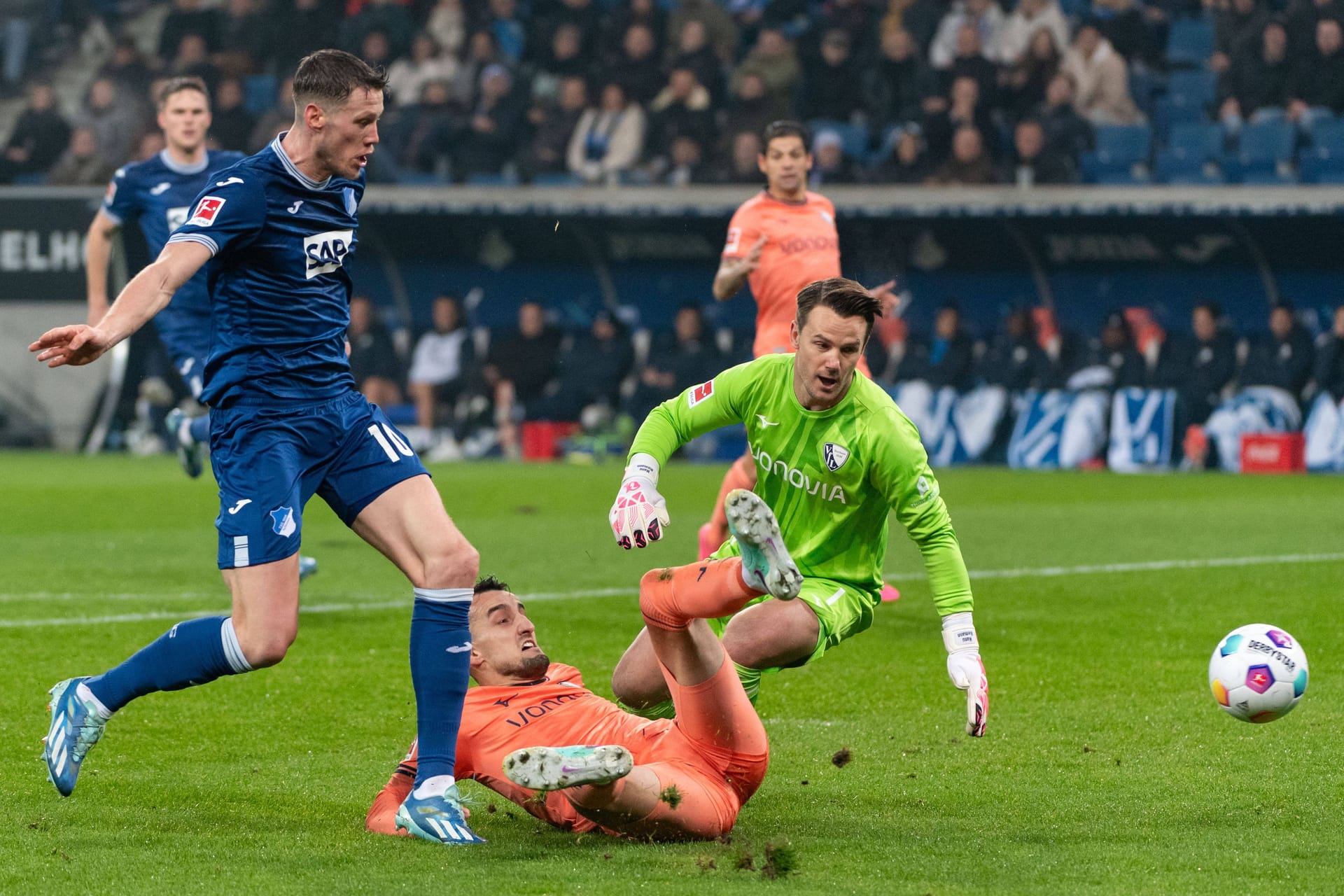 Das Tor zum 1:0 durch Erhan Masovic (M.): Eine Bochumer Serie ist gerissen.