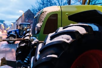 Traktor in Niedersachsen (Archivbild): Am Samstag droht ein Verkehrschaos in Hannover.